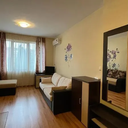 Summer Breeze 113 Private Apartment
