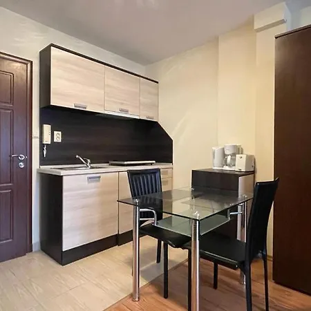 Summer Breeze 113 Private Apartment